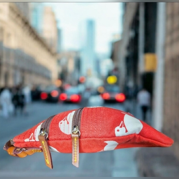 Vintage Dooney & Bourke Red Nylon Triple-Zip Crossbody Bag - Picture 4 of 16